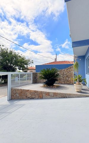 Casa à venda com 255m², 4 quartos e 3 vagasGaragem