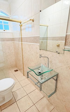Casa à venda com 255m², 4 quartos e 3 vagasBanheiro Social 2