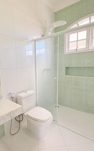 Casa à venda com 255m², 4 quartos e 3 vagasBanheiro da Suíte 2