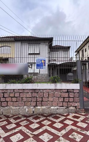 Casa à venda com 300m², 3 quartos e 3 vagasFachada