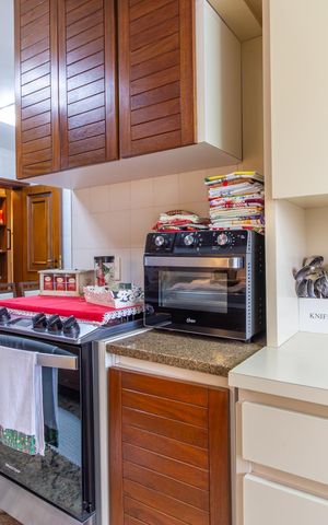 Apartamento à venda com 168m², 4 quartos e 2 vagas Apartamento à venda com 168m², 4 quartos e 2 vagasCozinha