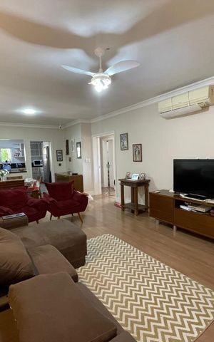Casa à venda com 120m², 3 quartos e 3 vagas Casa à venda com 120m², 3 quartos e 3 vagasSala de TV