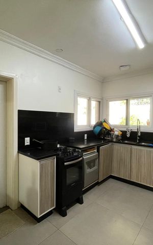 Casa à venda com 120m², 3 quartos e 3 vagas Casa à venda com 120m², 3 quartos e 3 vagasCozinha - Armários