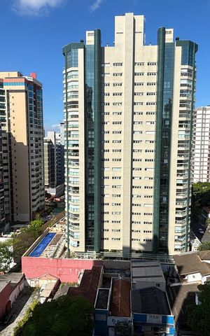 Apartamento à venda com 115m², 4 quartos e 4 vagasSala - Sala de Jantar Varanda Vista