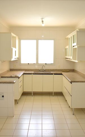 Apartamento para alugar com 217m², 4 quartos e 4 vagasCozinha