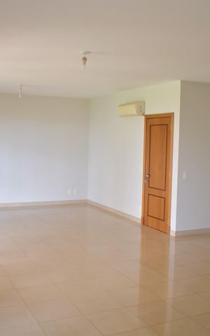 Apartamento para alugar com 217m², 4 quartos e 4 vagasSala