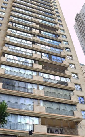 Apartamento para alugar com 217m², 4 quartos e 4 vagasFachada