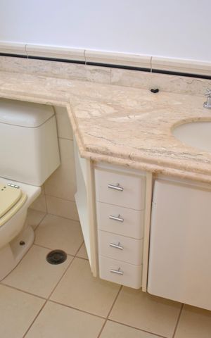 Apartamento para alugar com 217m², 4 quartos e 4 vagasBanheiro da Suíte 2