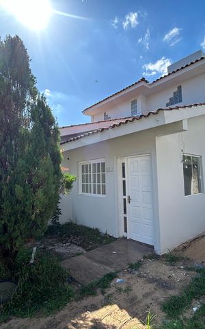 Casa para alugar com 119m², 3 quartos e 2 vagas Casa para alugar com 119m², 3 quartos e 2 vagasFachada