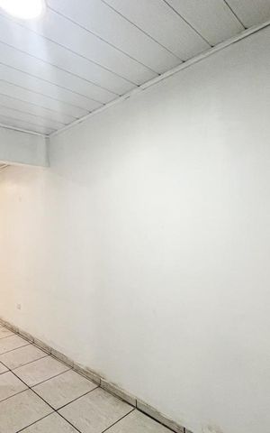 Casa para alugar com 80m², 2 quartos e sem vaga Casa para alugar com 80m², 2 quartos e sem vagaQuarto 1