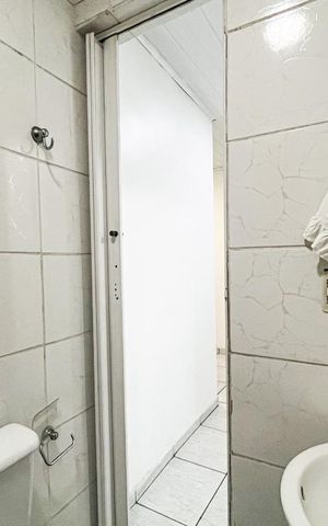 Casa para alugar com 80m², 2 quartos e sem vaga Casa para alugar com 80m², 2 quartos e sem vagaBanheiro Social