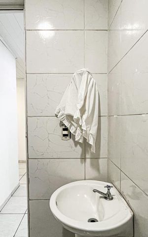 Casa para alugar com 80m², 2 quartos e sem vaga Casa para alugar com 80m², 2 quartos e sem vagaBanheiro Social