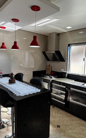 Casa à venda com 278m², 5 quartos e 3 vagas Casa à venda com 278m², 5 quartos e 3 vagasCozinha 2