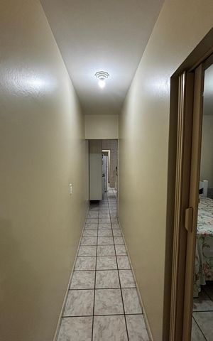 Casa à venda com 278m², 5 quartos e 3 vagas Casa à venda com 278m², 5 quartos e 3 vagasCorredor