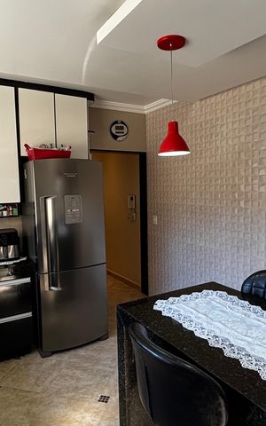 Casa à venda com 278m², 5 quartos e 3 vagas Casa à venda com 278m², 5 quartos e 3 vagasCozinha 2