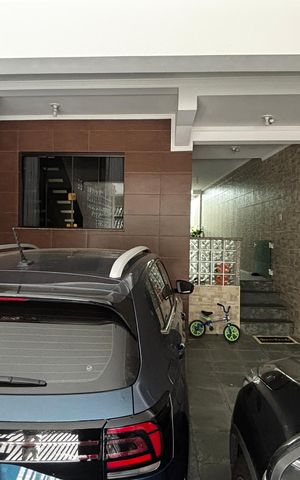 Casa à venda com 278m², 5 quartos e 3 vagas Casa à venda com 278m², 5 quartos e 3 vagasGaragem