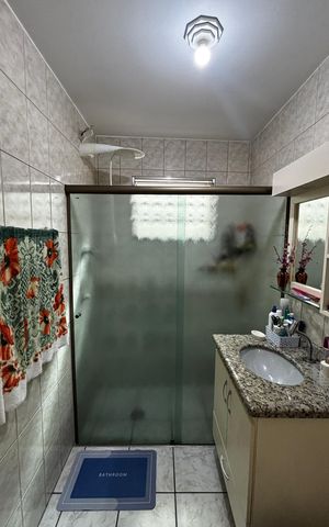Casa à venda com 278m², 5 quartos e 3 vagas Casa à venda com 278m², 5 quartos e 3 vagasBanheiro 1