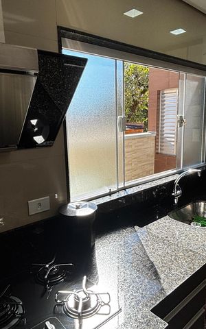 Casa à venda com 278m², 5 quartos e 3 vagas Casa à venda com 278m², 5 quartos e 3 vagasCozinha 2