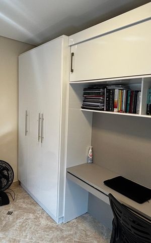 Casa à venda com 278m², 5 quartos e 3 vagas Casa à venda com 278m², 5 quartos e 3 vagasQuarto 4