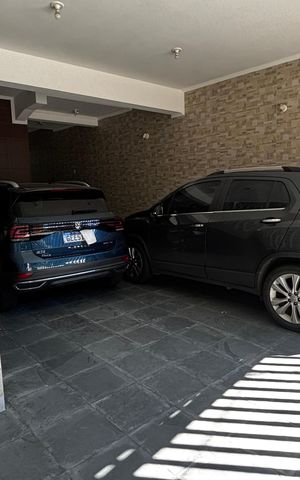 Casa à venda com 278m², 5 quartos e 3 vagas Casa à venda com 278m², 5 quartos e 3 vagasGaragem