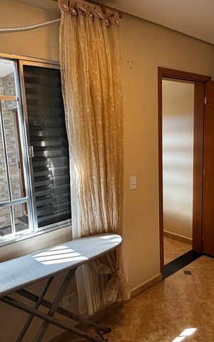 Casa à venda com 278m², 5 quartos e 3 vagas Casa à venda com 278m², 5 quartos e 3 vagasQuarto 4