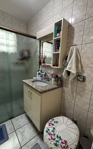 Casa à venda com 278m², 5 quartos e 3 vagas Casa à venda com 278m², 5 quartos e 3 vagasBanheiro 1