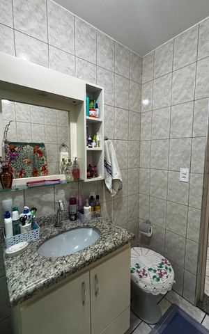 Casa à venda com 278m², 5 quartos e 3 vagas Casa à venda com 278m², 5 quartos e 3 vagasBanheiro 1