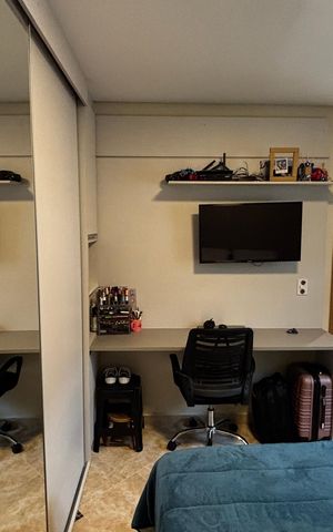 Casa à venda com 278m², 5 quartos e 3 vagas Casa à venda com 278m², 5 quartos e 3 vagasQuarto 3