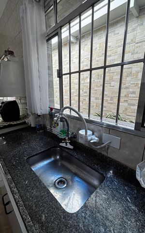 Casa à venda com 278m², 5 quartos e 3 vagas Casa à venda com 278m², 5 quartos e 3 vagasCozinha 1