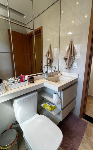 Casa à venda com 278m², 5 quartos e 3 vagas Casa à venda com 278m², 5 quartos e 3 vagasBanheiro 2