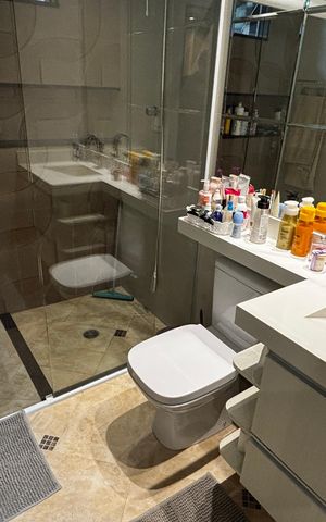 Casa à venda com 278m², 5 quartos e 3 vagas Casa à venda com 278m², 5 quartos e 3 vagasBanheiro da Suíte