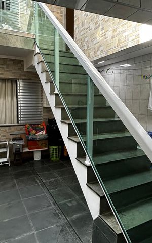 Casa à venda com 278m², 5 quartos e 3 vagas Casa à venda com 278m², 5 quartos e 3 vagasÁrea de Serviço