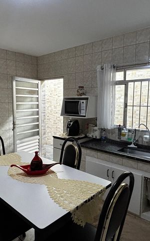 Casa à venda com 278m², 5 quartos e 3 vagas Casa à venda com 278m², 5 quartos e 3 vagasCozinha 1