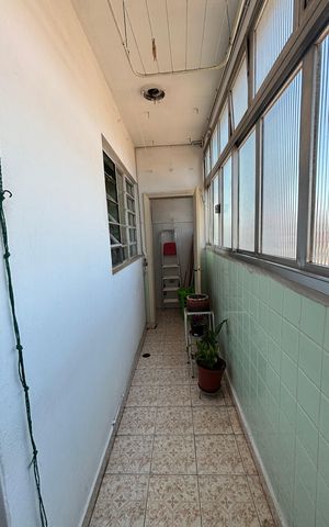 Apartamento à venda com 240m², 3 quartos e 1 vaga Apartamento à venda com 240m², 3 quartos e 1 vagaÁrea de Serviço