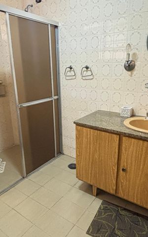 Apartamento à venda com 240m², 3 quartos e 1 vaga Apartamento à venda com 240m², 3 quartos e 1 vagaBanheiro