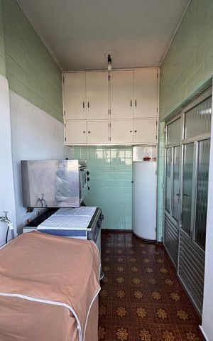 Apartamento à venda com 240m², 3 quartos e 1 vaga Apartamento à venda com 240m², 3 quartos e 1 vagaÁrea de Serviço