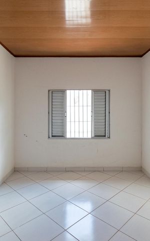 Casa à venda com 280m², 4 quartos e 2 vagas Casa à venda com 280m², 4 quartos e 2 vagasQuarto 1
