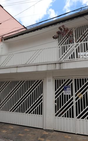 Casa à venda com 199m², 3 quartos e 2 vagasFachada