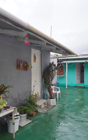 Casa à venda com 80m², 2 quartos e 2 vagasQuintal