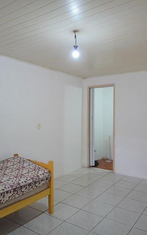 Casa à venda com 80m², 2 quartos e 2 vagasSuíte