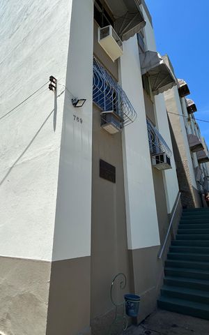 Apartamento à venda com 76m², 2 quartos e 1 vagaFachada