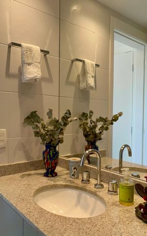 Apartamento à venda com 149m², 3 quartos e 2 vagas Apartamento à venda com 149m², 3 quartos e 2 vagasBanheiro da Suíte 1