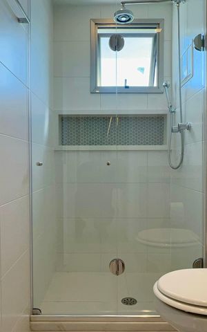 Apartamento à venda com 149m², 3 quartos e 2 vagas Apartamento à venda com 149m², 3 quartos e 2 vagasBanheiro da Suíte 2