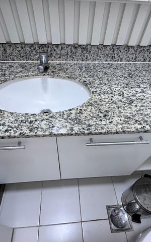 Apartamento à venda com 70m², 2 quartos e 1 vaga Apartamento à venda com 70m², 2 quartos e 1 vagaBanheiro Social
