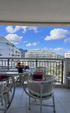 Apartamento à venda com 70m², 2 quartos e 1 vaga Apartamento à venda com 70m², 2 quartos e 1 vagaVaranda