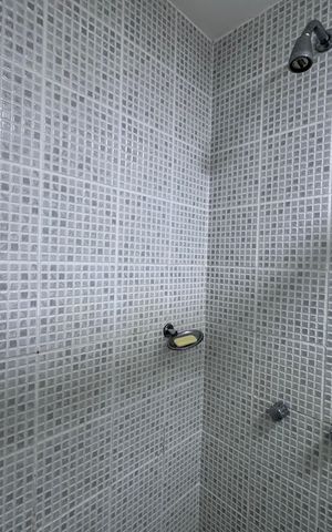Apartamento à venda com 70m², 2 quartos e 1 vaga Apartamento à venda com 70m², 2 quartos e 1 vagaBanheiro Social