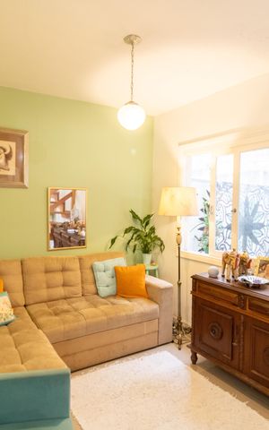 Casa de condomínio à venda com 240m², 4 quartos e 2 vagas Casa de condomínio à venda com 240m², 4 quartos e 2 vagasSala