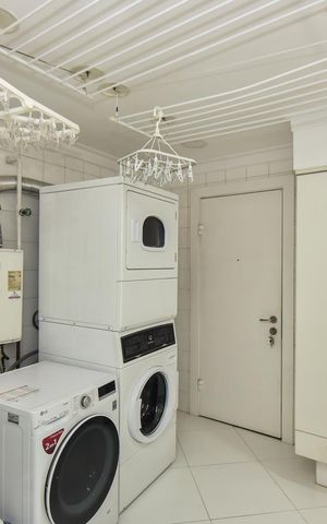 Apartamento para alugar com 228m², 3 quartos e 4 vagasÁrea de Serviço