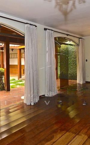 Casa à venda com 333m², 4 quartos e 4 vagas