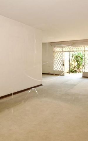 Casa à venda com 250m², 2 quartos e 8 vagas